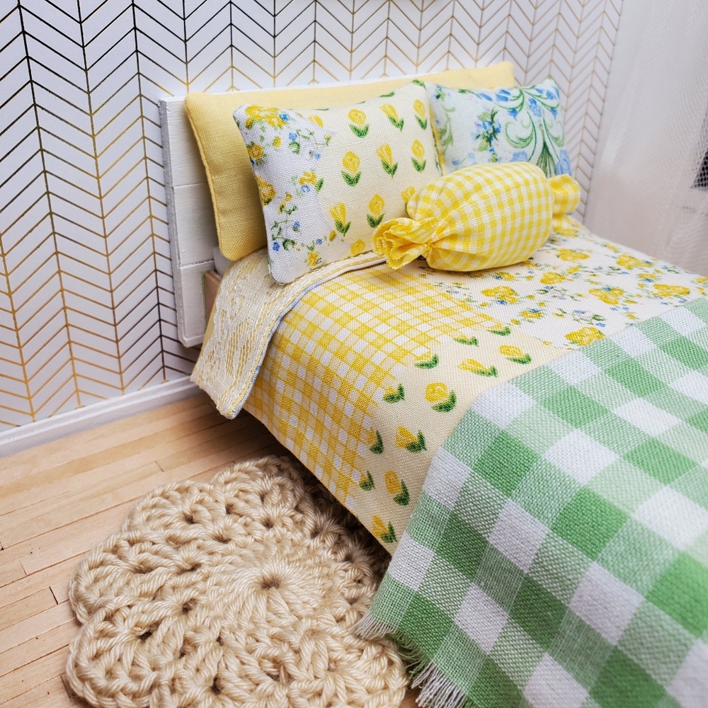 Miniature Dollhouse Floral Bedding Set Green Yellow 1:12 Scale